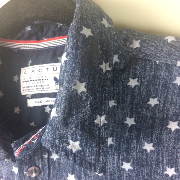 NWT Cactus Slim Fit Star Print Navy One Pocket Button Up Shirt Size Medium - Picture 6 of 7